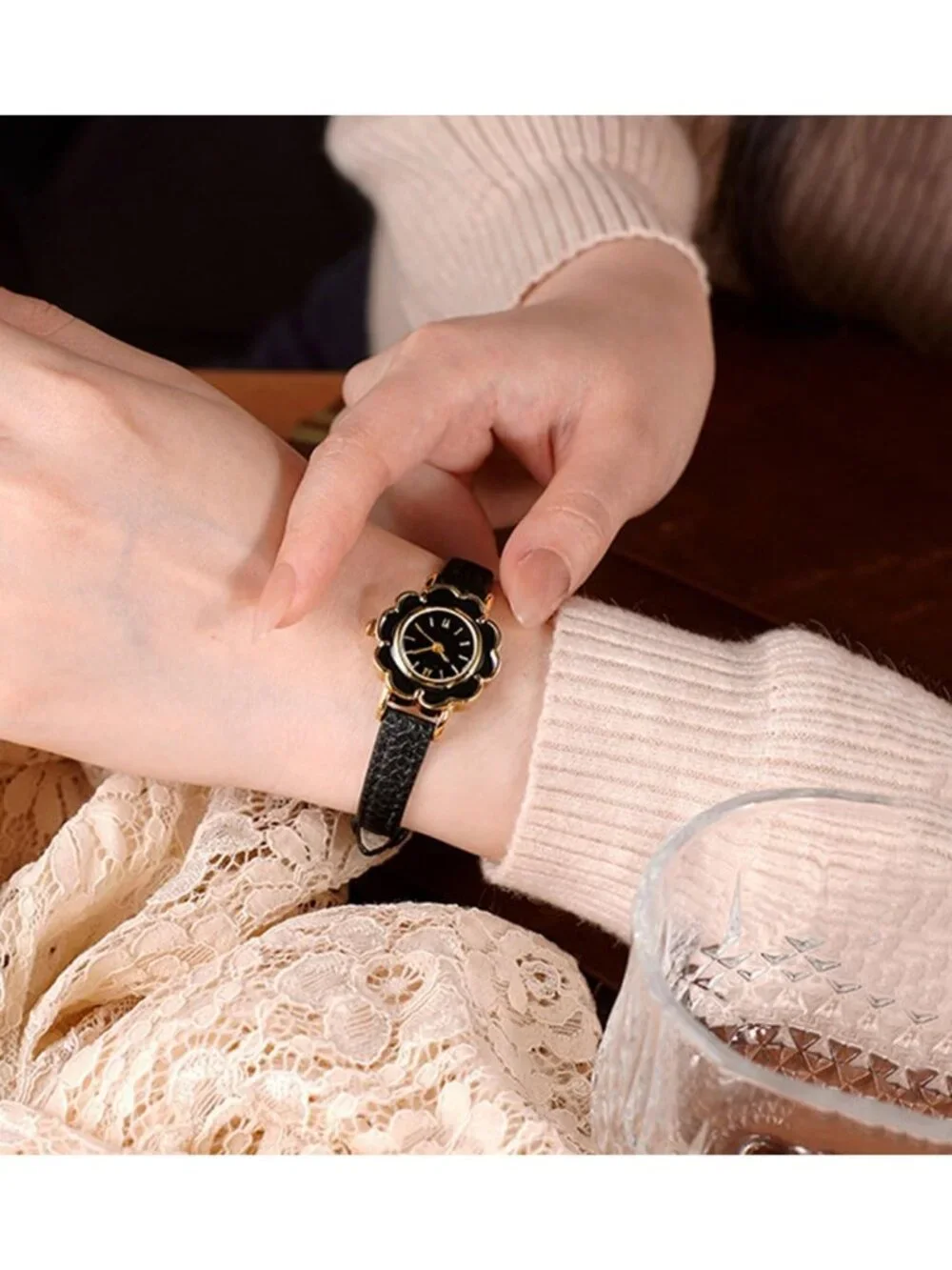 Women's Black Leather Strap Elegant Floral-Shaped Creative Small Wrist Watch_4
